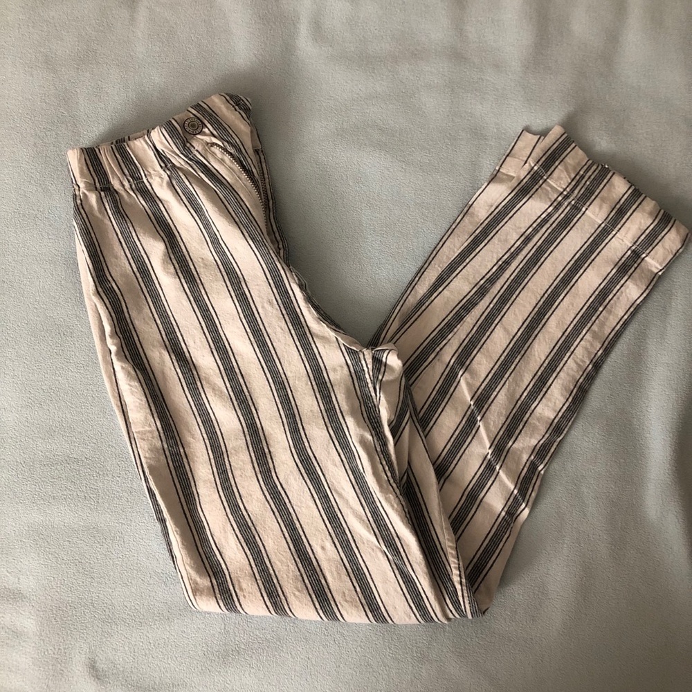 Brandy Melville blue and white tildens